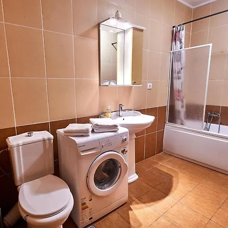 Ryan Sea View Summerland Mamaia Apartmán
